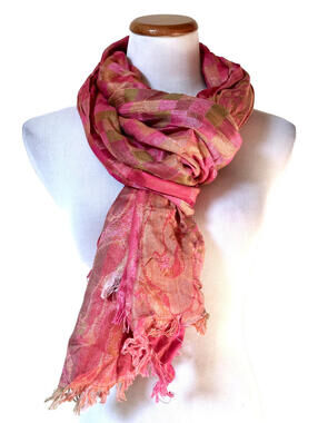NWT COLLECTION XIIX Eighteen Pink Knit Scarf Shawl Wrap Fringed India 27x 80